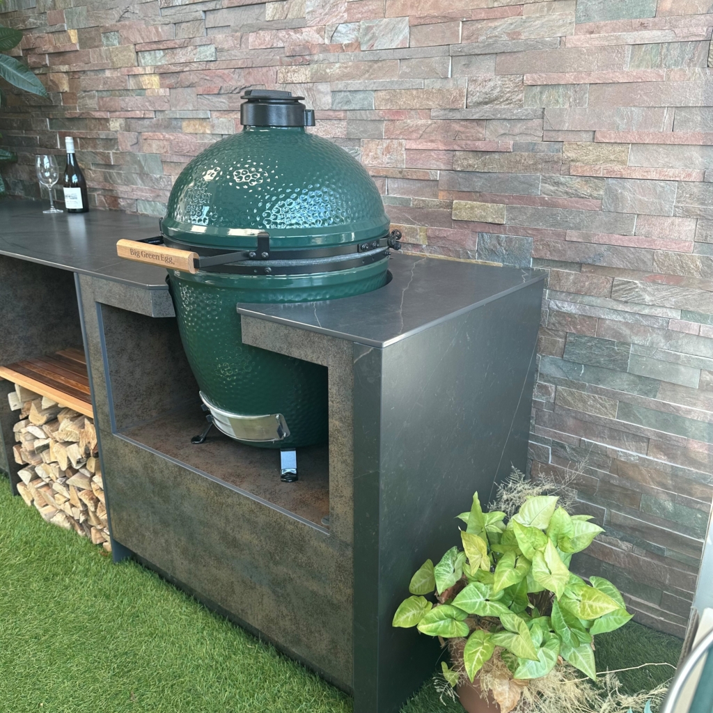 KönigOutdoor and the Big Green Egg align KönigOutdoor and the Big Green Egg align