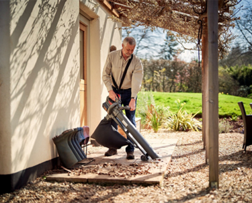 The MVS 20 Li Battery Blower/Vac Shredder