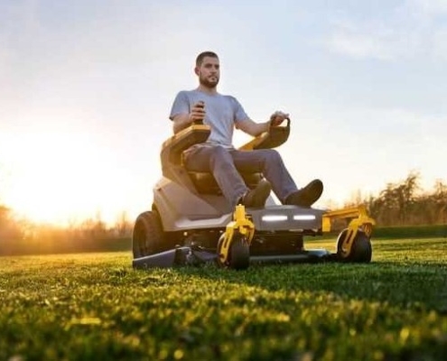 The electric armchair that cuts the grass