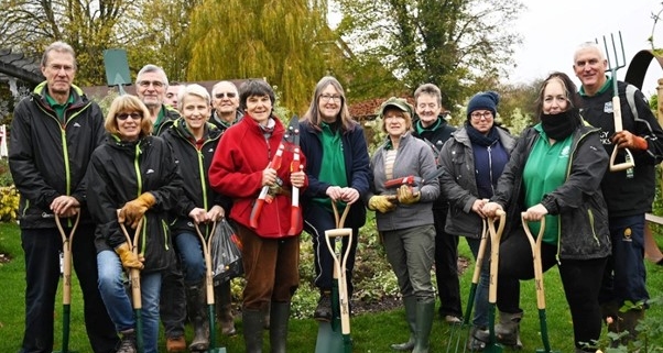 EP Barrus donates gardening tools to Hereford hospice