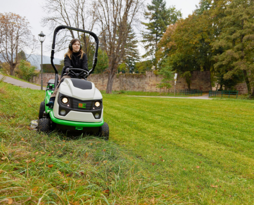 Etesia Launches New Hydro 100 Ride-on Model