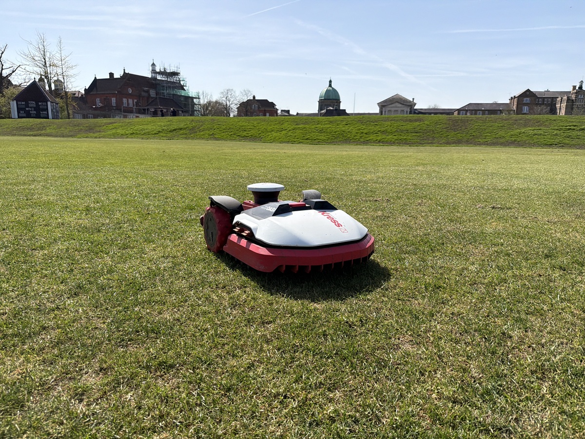Raising standards at Haileybury with Kress robotic mowers