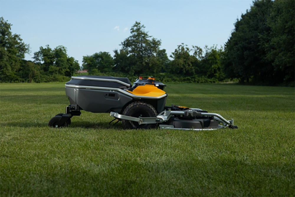 The STIGA APX PRO: The New Professional Robotic Workmate